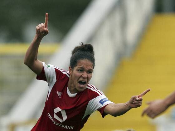 Fussball, 1. Frauen-Bundesliga, FF USV Jena vs. 1. FFC Frankfurt, Celia Sasic (1. FFC Frankfurt) mit Torjubel, celebrate the goal, goal celebration, Jubel über das Tor 2:2