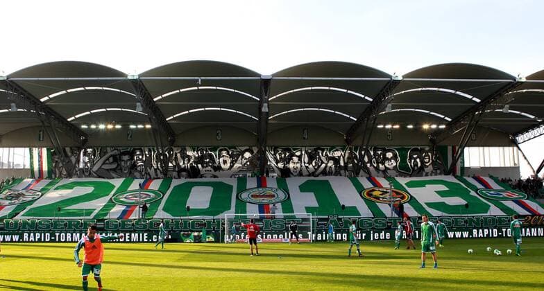 FUSSBALL - BL, WIEN,AUSTRIA,20.OKT.13 - FUSSBALL - tipp3 Bundesliga powered by T-Mobile, SK Rapid Wien. Bild zeigt Fans. Keywords: Wien Energie, Choreographie. 