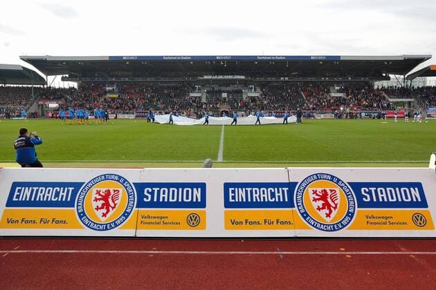 Fußball, Stadiongeschichte Eintracht Braunschweig Aus 1. BL Saison 2012 2013 Eintracht Braunschweig am 19.10.2013. Im Foto: Eintracht Braunschweig Stadion - Westtribüne