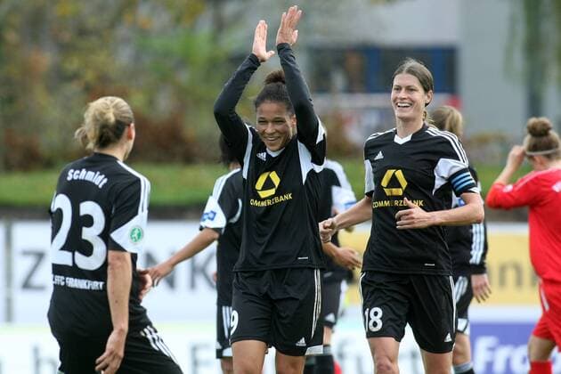 Frauen-Bundesliga, 7. Spieltag: 1. FFC Frankfurt - VfL Sindelfingen am Samstag (02.11.2013) im Stadion am Brentanobad in Frankfurt am Main. Jubel nach 3:0 durch Celia Sasic (1. FFC Frankfurt).
