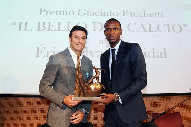 Mailand 04 11 2013 - Sportlerehrung - Il bello del calcio - : Javier Zanetti-Eric Abidal 