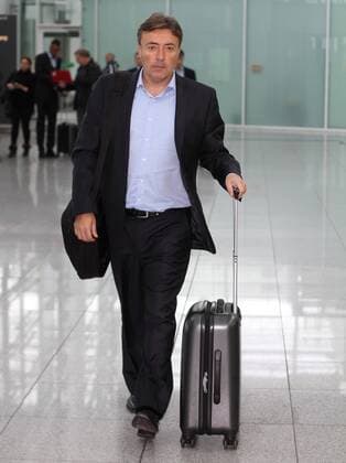 Co-Trainer Domenec Torrent (FC Bayern) Abflug des FC Bayern München zum CL-Spiel gegen FC Viktoria Pilsen Fussball UEFA Champions League München Flughafen 04.11.2013