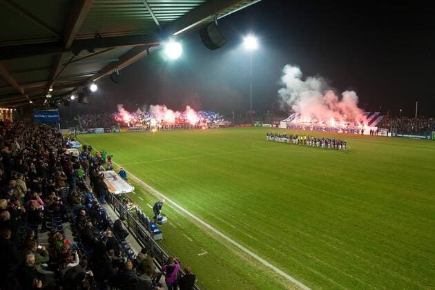 Berlin, Deutschland, 08.11.2013: Fußball Regionalliga 2013 2014 - SV Babelsberg 03 - 1. FC Magdeburg. Übersicht Karl-Liebknecht-Stadion