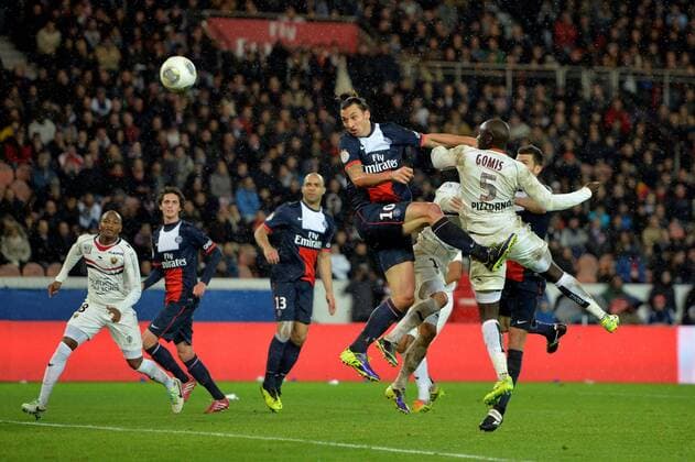 Zlatan Ibrahimovic (psg) - Kevin Gomis (nic) FOOTBALL : Paris Saint Germain (PSG) vs. OGC Nizza - Ligue 1 - 09 11 2013 AnthonyBIBARD FEP Panoramic 
