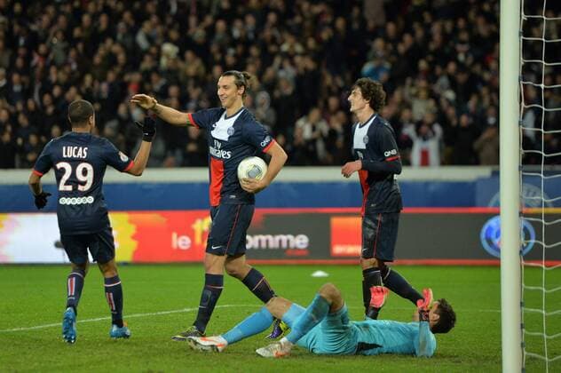 Zlatan Ibrahimovic (psg) - Lucas (psg) - Luca Veronese (nic) FOOTBALL : Paris ST Germain (PSG) vs OGC Nice - Ligue 1 - 09 11 2013 AnthonyBIBARD FEP Panoramic 