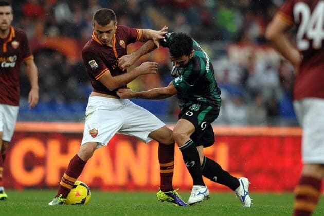 Adem Ljajic Roma und Francesco Magnanelli Sassuolo. - Serie A 2013 2014 - AS Roma vs Sassuolo Calcio - AntoniettaxBaldassarre