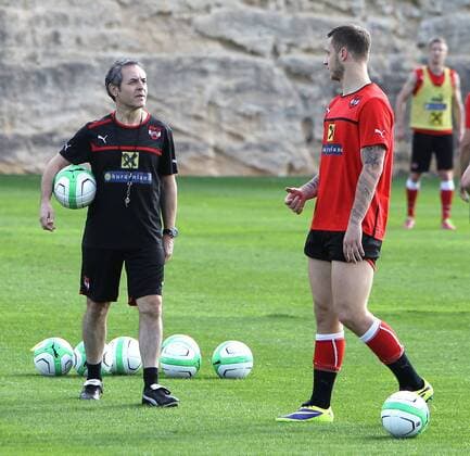 FUSSBALL - Testspiel, Vorberichte, Training ALICANTE 12.NOV.13 - FUSSBALL - OEFB Länderspiel, Österreich, Freundschaftsspiel, Vorberichte, Trainingslager Nationalteam Österreich, Training. Bild zeigt Teamchef Marcel Koller und Marko Arnautovic (AUT). 