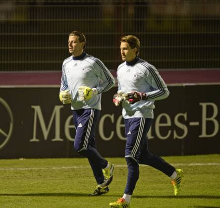 12.11.2013, Deutsche Nationalmannschaft Saison 2013 2014, Deutsche Nationalmannschaft Training vor dem Länderspiel Italien - Deutschland, beim FC Bayern an der Säbener Strasse. v.re: Torwart Rene Adler, Roman Weidenfeller.