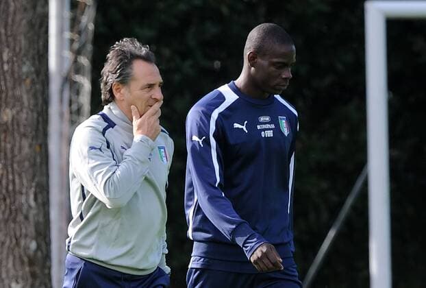 IPP20131113 Football - soccer: International match, Italy (ITA) Training Session, mario balotelli, cesare prandelli xHOCHxZWEIx xItalyxPhotoxPressx 
