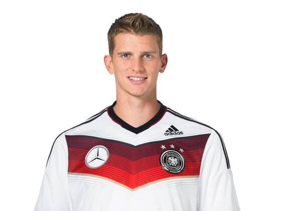 FUSSBALL PORTRAITTERMIN DEUTSCHE NATIONALMANNSCHAFT 14.11.2013 Lars Bender (Deutschland)