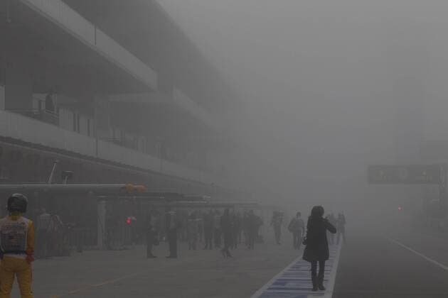 15.11.2013- Free Practice 1, The pit lane this morning 