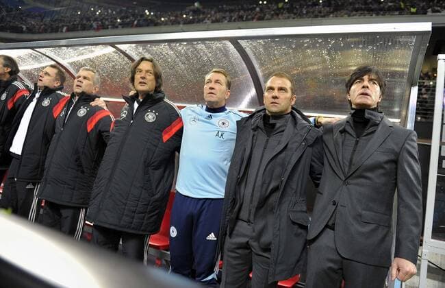 15.11.2013, Deutsche Nationalmannschaft Saison 2013 2014, Testspiel Italien - Deutschland, im Guiseppe Meazza Stadion in Mailand, Italien. v.r. Trainer Joachim Löw, Co-Trainer Hans-Dieter Flick, Torwarttrainer Andreas Köpke Mannschaftsarzt Dr. med. Hans-Wilhelm Müller-Wohlfahrt (usw. alle Deutschland)