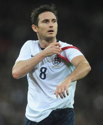Football - 2013 International Friendly - England vs. Chile Frank Lampard - England playing in his 100th cap plays with his captain s armband at Wembley. COLORSPORT ANDREW COWIE 