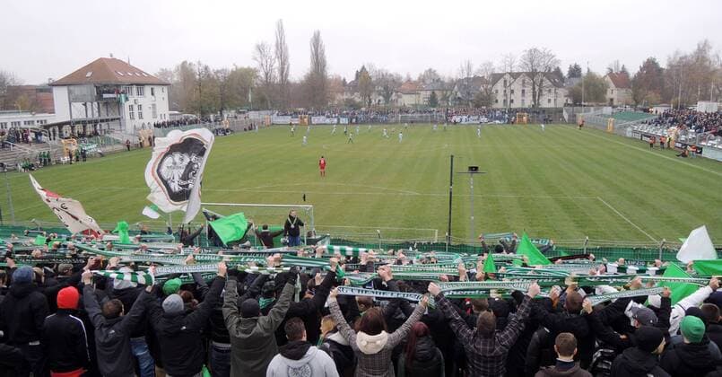 Leipzig, 17.11.2013, Alfred-Kunze-Sportpark, Fußball, Sachsenpokal, Achtelfinale , BSG Chemie Leipzig, Im Bild: Stadionübersicht, 2.931 Zuschauer besuchten die Partie. ,