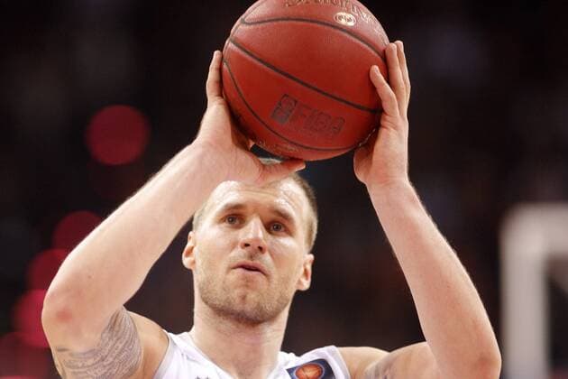 Basketball-Bundesliga 2013-2014 Telekom Baskets Bonn vs. Brose Baskets Bamberg 69:83 HIER Anton Gavel ( Brose Baskets Bamberg )