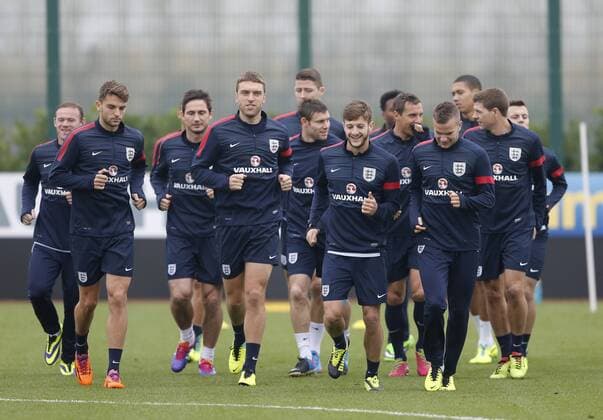 England s Jay Rodriguez (left), Rickie Lambert (centre) and Adam Lallana (right) in action during training England Training - London Colney - England -18 11 2013 - Pic David Klein Sportimage EDITORIAL USE ONLY. No use with unauthorised audio, video, data, fixture lists, club league logos or live services. Online in-match use limited to 120 images, no video emulation. No use in betting, games or single club league player publications.