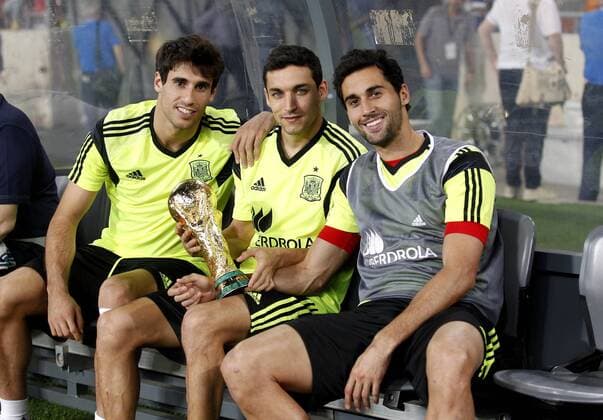 Spain s national team training session in South Africa. In this picture, Javi Martinez, Jesus Navas and Alvaro Arbeloa hold 2010 World Cup. xPABLOGARCIAx 