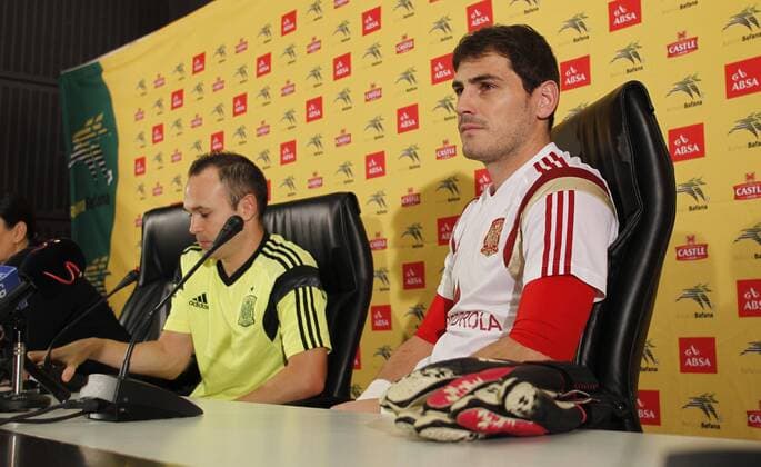 Andres Iniesta - Iker Casillas. Spain s national team training session in South Africa. In this picture, Iniesta and Casillas at press conference. xPABLOGARCIAx 