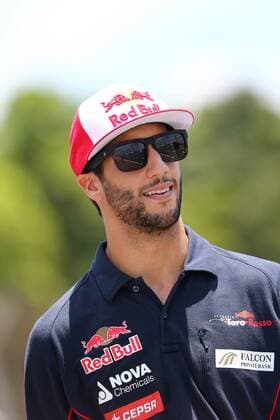 21.11.2013- Daniel Ricciardo (AUS) Scuderia Toro Rosso STR8 