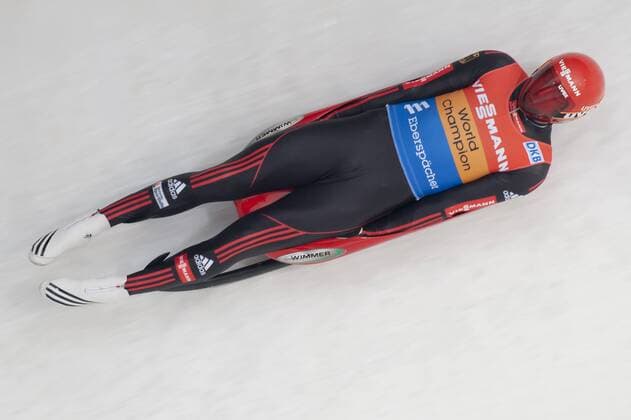 Felix LOCH Sieger in Aktion Viessmann Rodel Welt Cup in Igls, Österreich am 23.11.2013