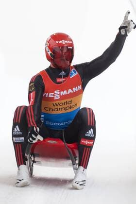 Felix LOCH Sieger jubelt im Ziel Viessmann Rodel Welt Cup in Igls, Österreich am 23.11.2013