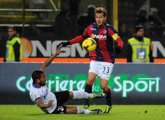 IPP20131124 Football - soccer: Serie A, FC Bologna - Inter Mailand, Fredy Guarin vs Alessandro Diamanti xHOCHxZWEIx xItalyxPhotoxPressx 