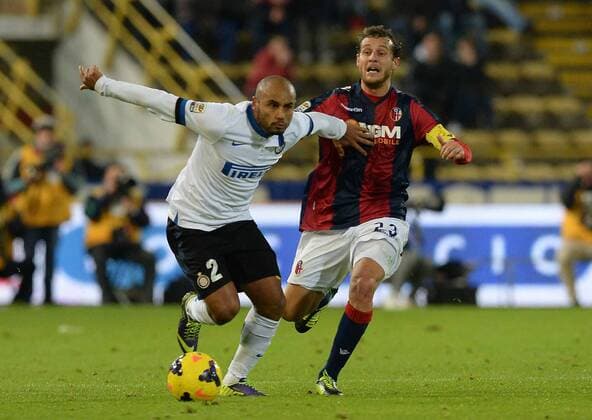 IPP20131124 Football - soccer: Serie A, FC Bologna - Inter Mailand, Jonathan vs Alessandro Diamanti xHOCHxZWEIx xItalyxPhotoxPressx 