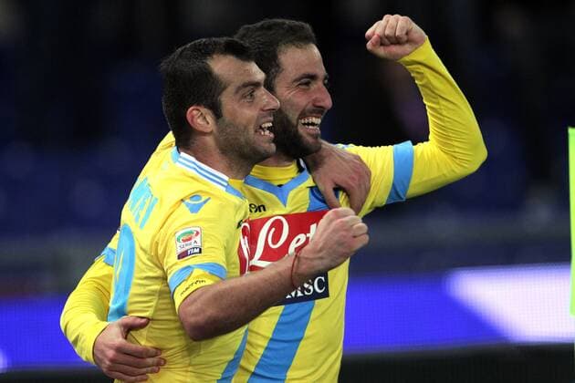 02.12.2013. Rome, Italy. Olympic Stadium - Italian Serie A League football. Lazio Rom vs. SSC Napoli. Higuain and Pandev (nap) celebrates xMarcoxIacobucci ActionxPlusx  ActionPlus11475858