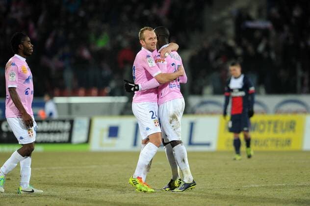 Olivier Sorlin - Jonathan Mensah (Evian) FOOTBALL : Evian Thonon Gaillard vs PSG Paris St. Germain - Ligue 1 - 04 12 2013 N.LeGouic FEP Panoramic 