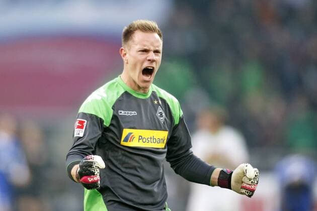 Fußball-Bundesliga 2013-2014 Borussia Mönchengladbach vs. FC Schalke 04 HIER jubelt Marc-Andre Ter Stegen ( Borussia Mönchengladbach ) über das Ausgleich-Tor zum 1:1-Zwischenstand