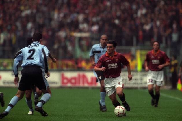 AS Rom - Lazio Rom: Vincenzo Montella (re., AS), li.: Paolo Negro (Lazio)