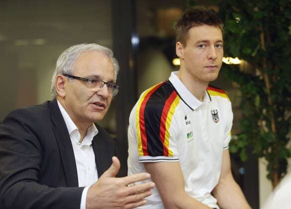 Ludwigsburg , PK Deutscher Volleyball Verband zur WM Qualifikation in Ludwigsburg von links: Martin Walter ( Präsident Württembergischer Volleyball Verband ) Jochen Schöps