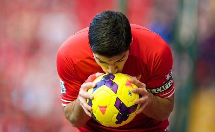 PROPAGANDA20131221 Football - soccer: Barclays Premier League, Liverpool FC - Cardiff City FC, Liverpool s Luis Suarez looks dejected after missing a chance for this third goal against Cardiff City during the Premiership match at Anfield. (Hinweis: Verwendung nur in Deutschland, Österreich oder Schweiz - only Germany, Austria and Switzerland) xHOCHxZWEIx xPropagandax 