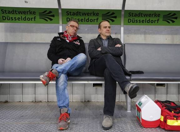 Fussball, Düsseldorf , Deutschland , 2. Bundesliga , Fortuna Düsseldorf : 1.FC Köln 2-3 in der Esprit-Arena in Düsseldorf am 22. 12. 2013 Trainer Peter STÖGER (FC) und Manager Jörg SCHMADTKE (FC) -re.- Foto : Norbert Schmidt