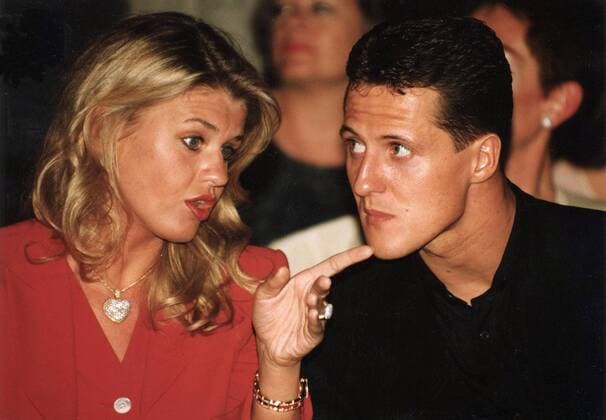 Motorsport, Formel 1, Ehefrauen der Ikonen - Archivbilder Michael Schumacher und seine Ehefrau Corinna Schumacher in Cannes, Frankreich, 1995 Michael Schumacher und Corinna Schumacher in Cannes, 1995 