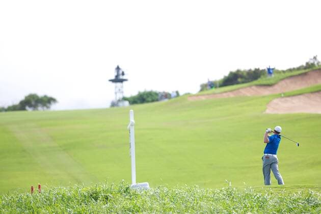 Jan. 3, 2014 - Kapalua, Hawaii, USA - January 3, 2014 - Jordan Spieth hits his tee shot on the 4th hole during the first round of the 2014 Hyundai Tournament of Champions held at the Kapalua Plantation Course on the island of Maui in Hawaii. PGA Golf Herren Tour: Hyundai Tournament of Champions JAN03 - ZUMAc04