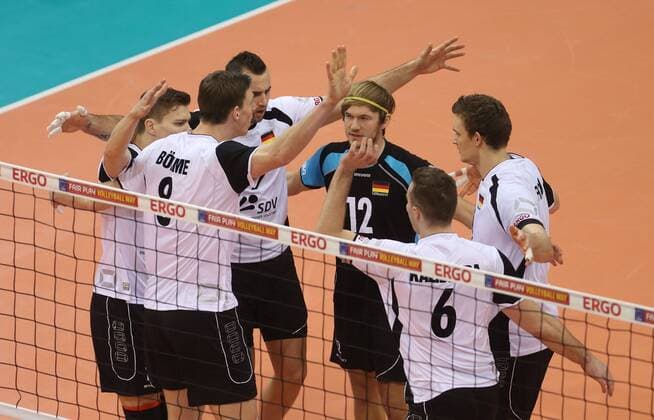 Ludwigsburg , Volleyball WM Qualifikation Deutschland vs. Türkei Jubel Deutschland , von links: Lukas Kampa Marcus Böhme Georg Grozer Ferdinand Tille Denis Kaliberda Christian Fromm