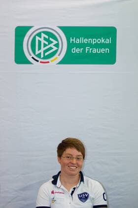 Luisa Wensing (VfL Wolfsburg) und Susann Utes (FF USV Jena) - Pressekonferenz zum DFB-Hallenpokal der Frauen 2014 in der GETEC Arena in Magdeburg - Deutschland,Fußball,Frau,Frauen,07.01.2014