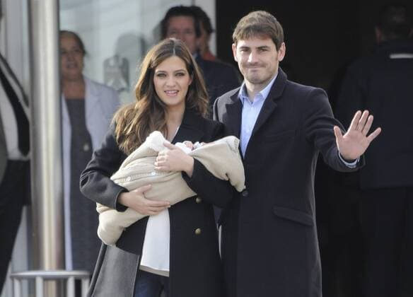 Real Madrid Torwart Iker Casillas mit Freundin Sara Carbonero und Sohn Martin ManuelxPinillaxCruces 
