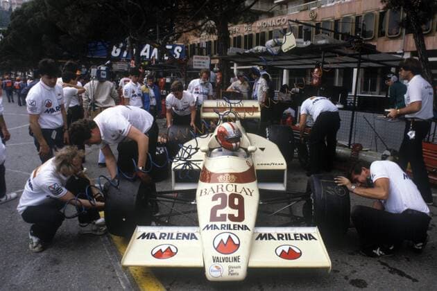 Marc Surer (Schweiz Arrows Ford) im Cockpit seines Boliden