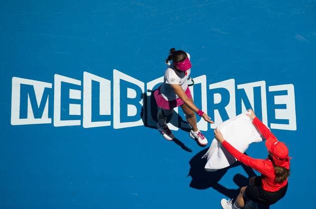 (140113) -- MELBOURNE, Jan. 13, 2014 (Xinhua) -- Li Na of China attends her women s singles first round match at 2014 Australian Open tennis tournament in Melbourne, Australia, Jan. 13, 2014. Li Na won 2-0. (Xinhua Bai Xue) (SP)AUSTRALIA-MELBOURNE-TENNIS-AUSTRALIA OPEN 
