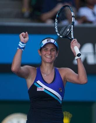 Australian Open 2013, Melbourne Park,ITF Grand Slam Tennis Tournament, Julia Goerges(GER) jubelt nach ihrem Sieg,Jubel,Emotion,Einzelbild,Halbkoerper,Hochformat,