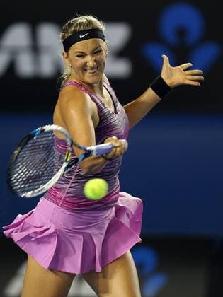 (140116) -- MELBOURNE, Jan. 16, 2014 (Xinhua) -- Victoria Azarenka of Belarus hits a return during her women s singles match on day four of the 2014 Australian Open tennis tournament in Melbourne on Jan. 16, 2014. 