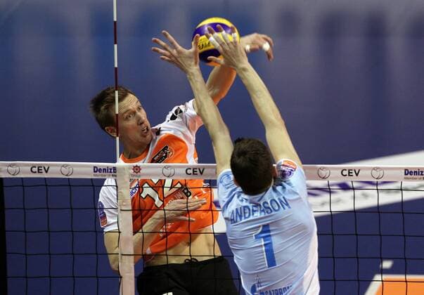 Paul Carroll, Matthew Anderson Aktion Spielszene Zweikampf Volleyball CEV Championsleague Herren Saison 2013 14 16.01.2014 BR Volleys Berlin vs. VC Zenit Kazan