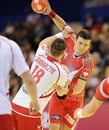 2014.01.19 AARHUS NRGI PARK, EURO 2014 MAIN ROUND GROUP 2 MENS EUROPEAN HANDBALL CHAMPIONSHIP EURO 2014 POLAND - BELARUS: PIOTR GRABARCZYK SIARHEI RUTENKA  20140119NB123