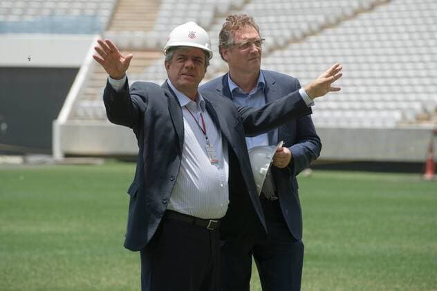 FIFA-Generalsekretär Jerome Valcke besichtigt mit Andres Sanches die Bauarbeiten am WM-Stadion der Corinthians Sao Paulo. SAO PAULO SP, Brasil 20 01 2014. ( x(725)xMarceloxMachadoxdexMelox x  (21421)