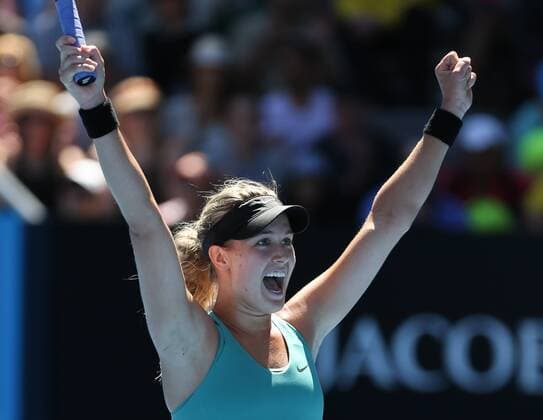 Australian Open 2014, Melbourne Park,ITF Grand Slam Tennis Tournament, Eugenie Bouchard (CAN) streckt die Arme hoch und jubelt nach ihrem Sieg,Jubel,Freude,Emotion,Einzelbild, Halbkoerper,Querformat,