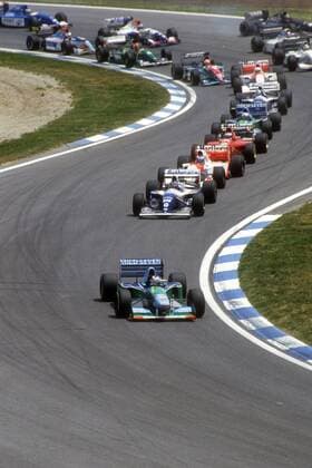 Michael Schumacher (Deutschland Benetton Ford) vor Damon Hill (England Williams Renault)