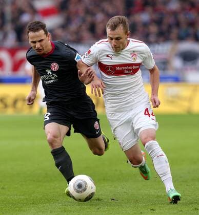 Stuttgart , Fußball Bundesliga VfB Stuttgart vs. FSV Mainz 05, v.l. Zdenek Pospech (Mainz), Alexandru Maxim (VfB)