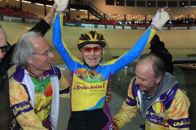 Robert Marchand bricht mit 102 Jahren seinen eigenen Weltrekord in der Altersgruppe über Hundert RADSPORT : Rekord im Velodrome National de Saint Quentin in Yvelines - 31 01 2014 PatrickPichon Panoramic 